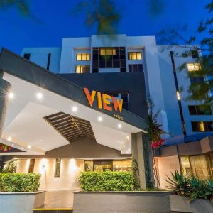 Brisbane-Riverview-Hotel-at-night-5c761fb80cc0e3f63d6c7771-16X9